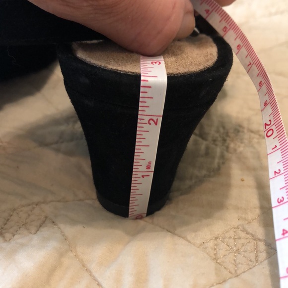 J. Renee Black open toe suede strapy wedges size 6.5 womens - Picture 9 of 9